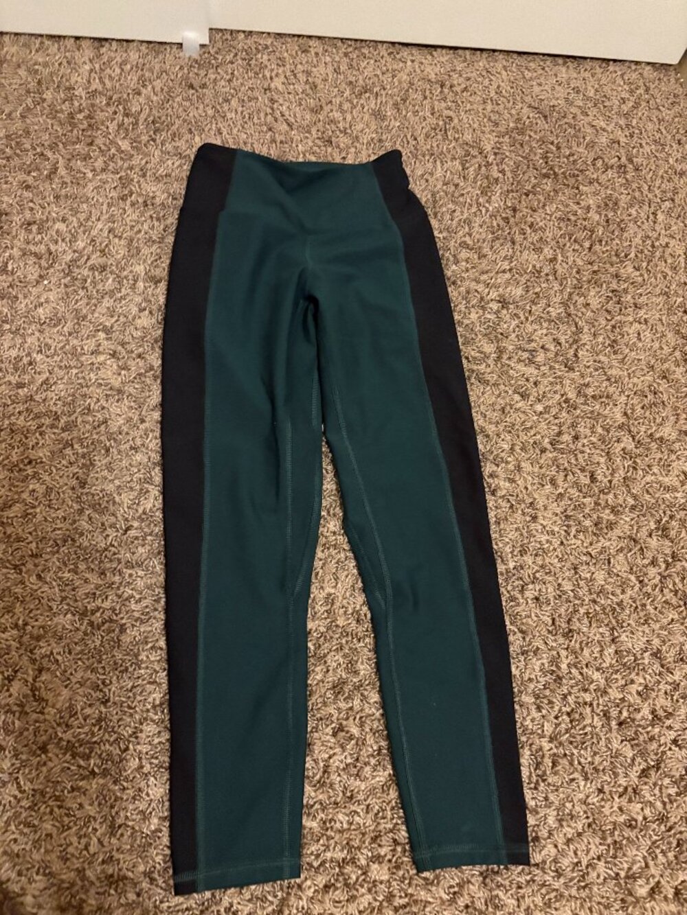 YPB Athletic Leggings Small Short Green Black  Abercrombie & Fitch Curve Love PS